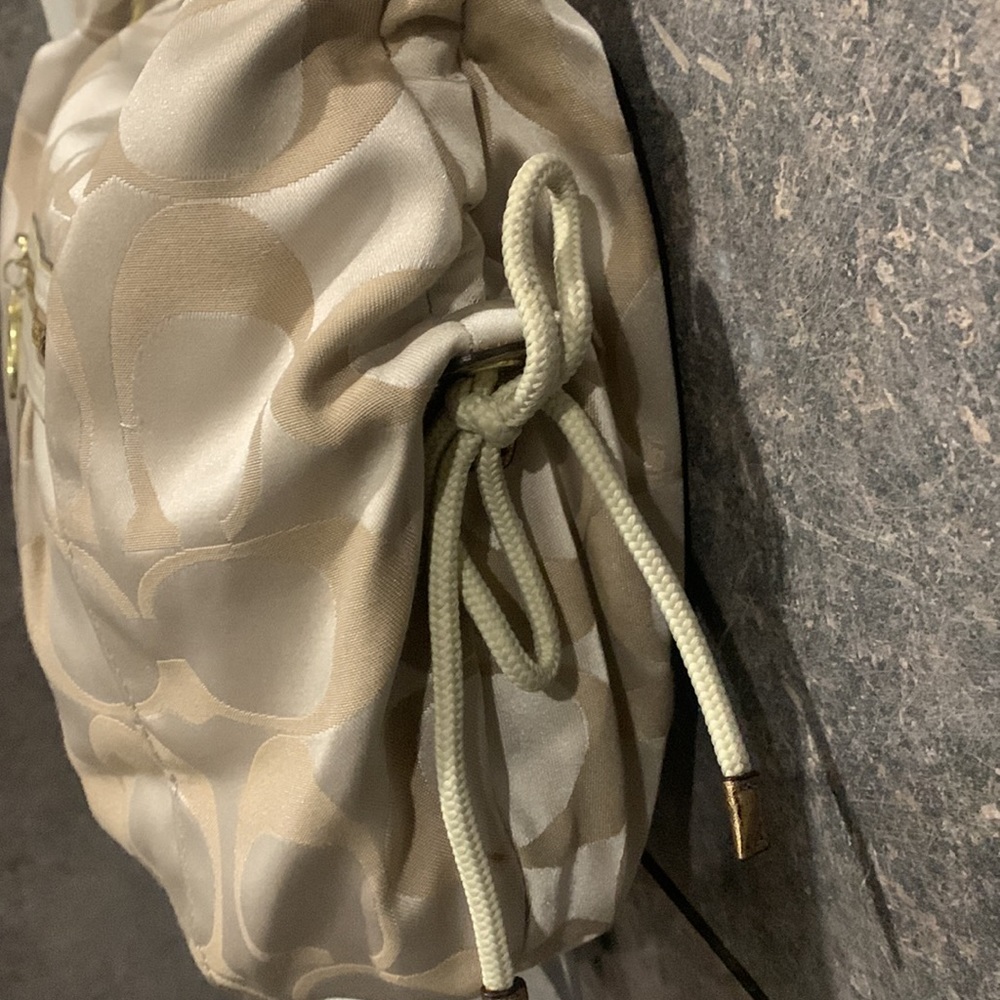 Coach Poppy Bag with crossbody - Picture 7 of 13